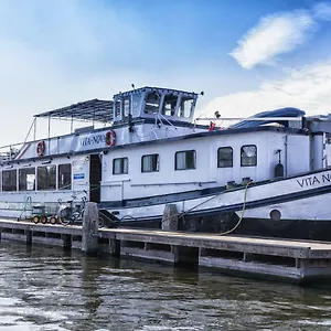 ** Botel Nova Paesi Bassi